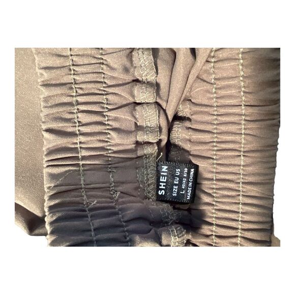 SHEIN Women’s EZwear Solid High Waist Flap Pocket Cargo Pants - Picture 5 of 10